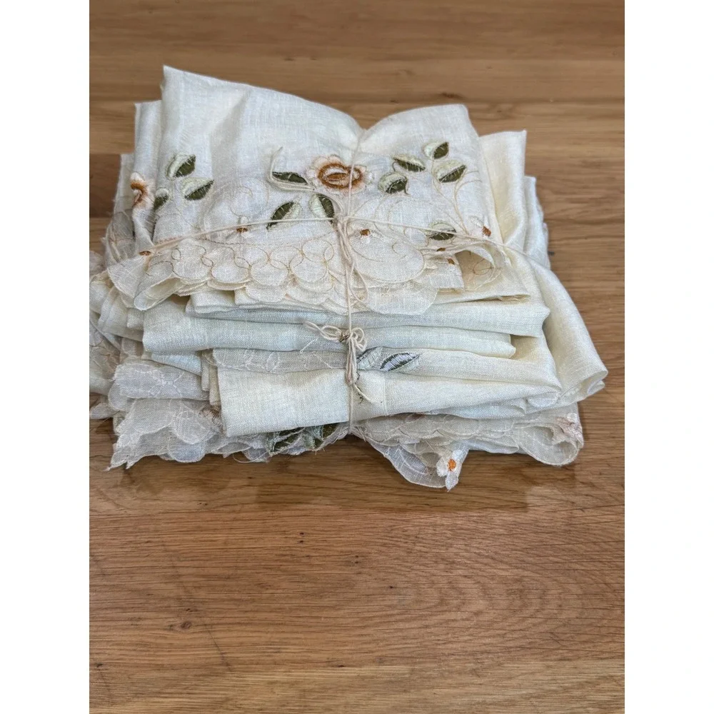Vintage Style Floral Embroidered Scalloped Edge Table Linens Cream Set of 8